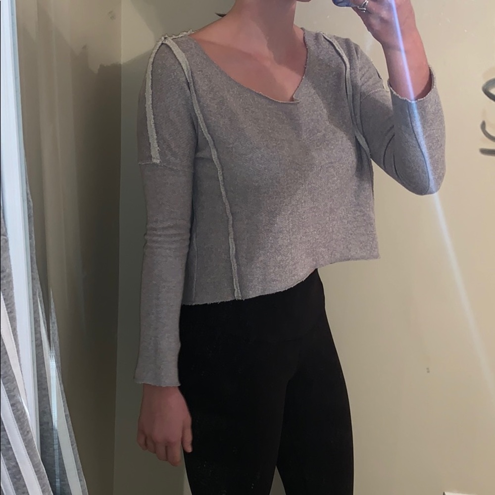 Gray Crop long sleeve top open back - Picture 2 of 6